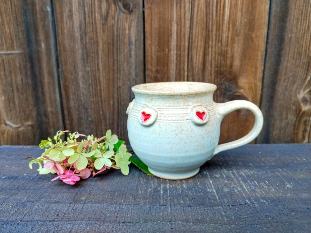 Hrneček bacualtý 250ml ❤️