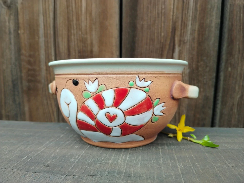 MISKA s oušky šnek červený