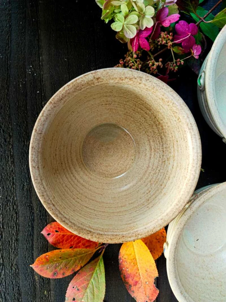 MISKA béžová 400ml bílé srdíčko