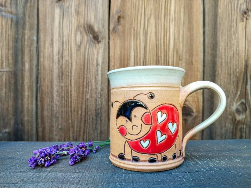 HRNEK 0,2 litru ROVNÝ beruška