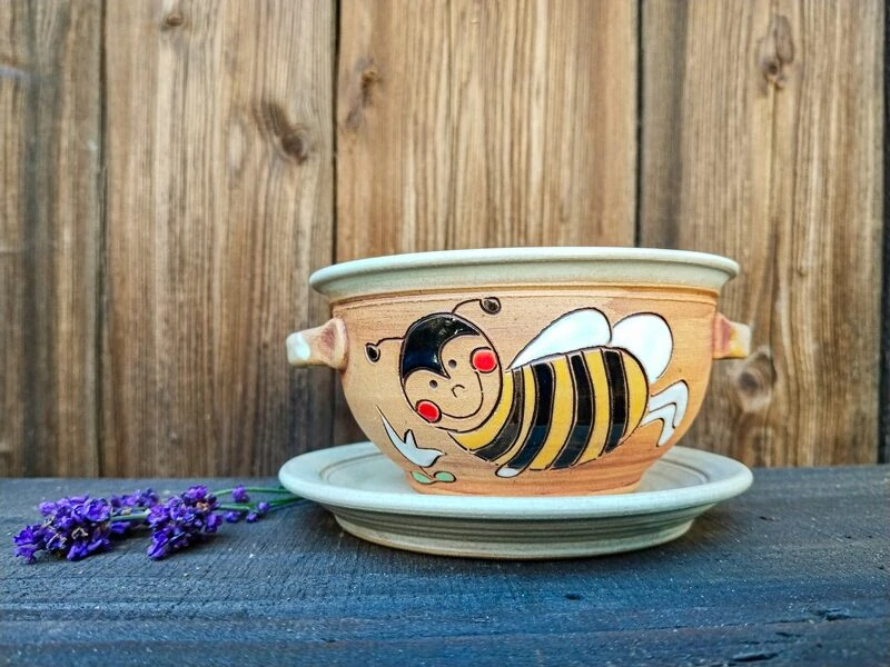 MISKA s oušky včelka