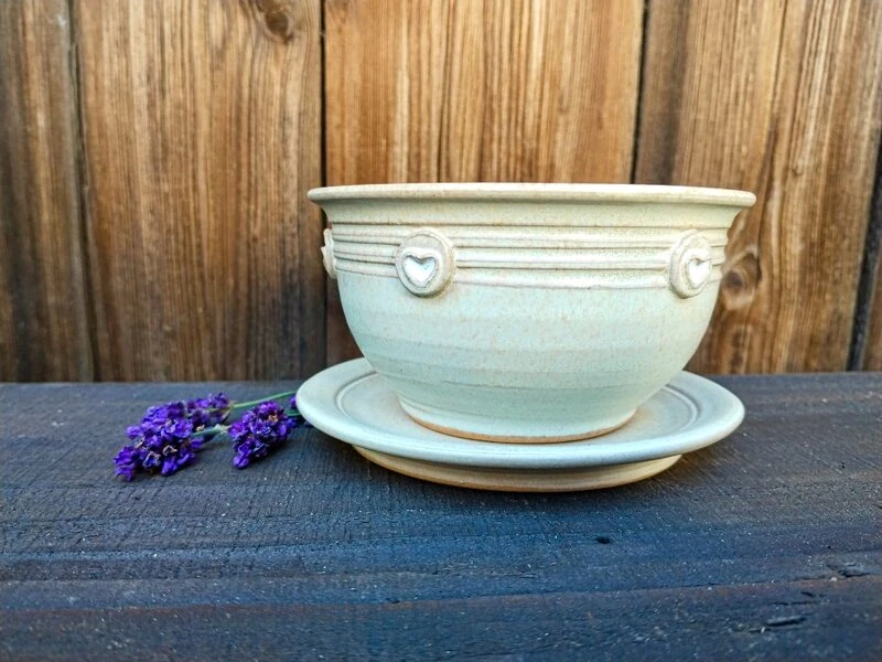 MISKA béžová 400ml bílé srdíčko